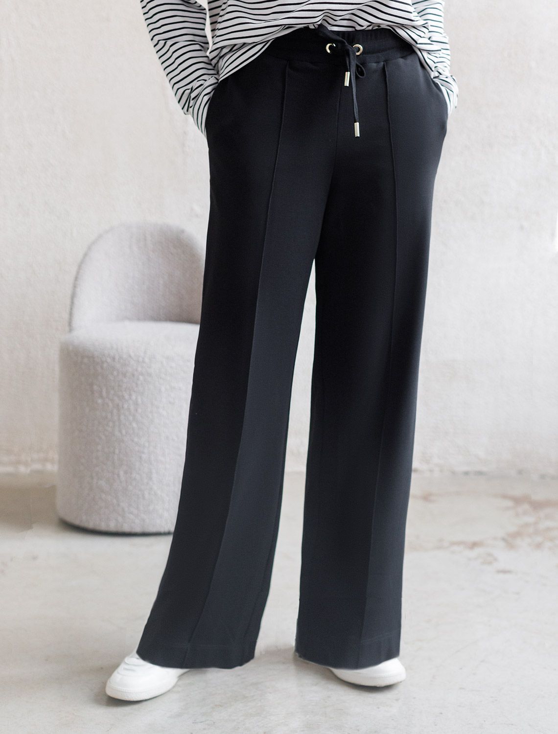 картинка Брюки женские черный магазин Одежда+ являющийся официальным дистрибьютором в России 