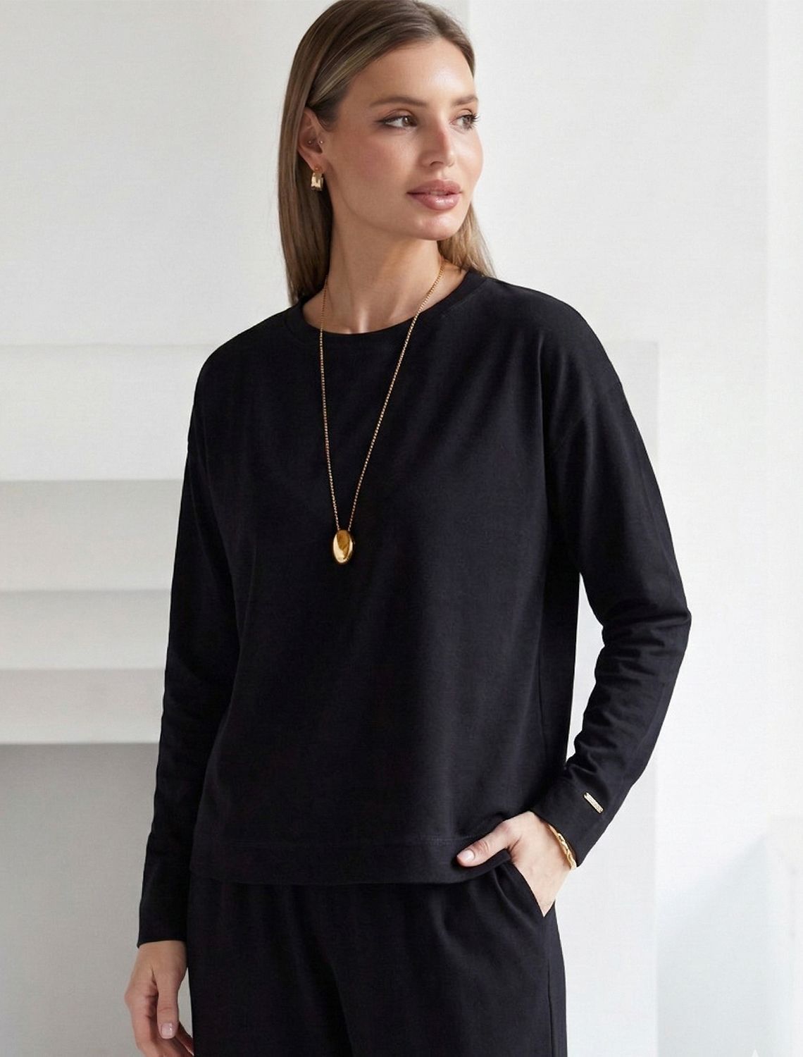 картинка Джемпер женский черный магазин Одежда+ являющийся официальным дистрибьютором в России 