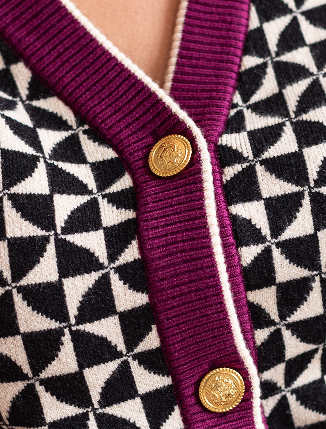 картинка Кардиган женский черный-бежевый магазин Одежда+ являющийся официальным дистрибьютором в России 