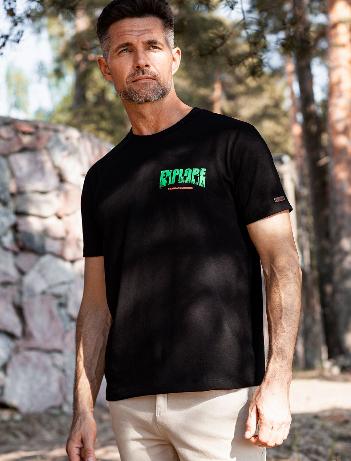 картинка Футболка мужская черный_explore от магазина Одежда+