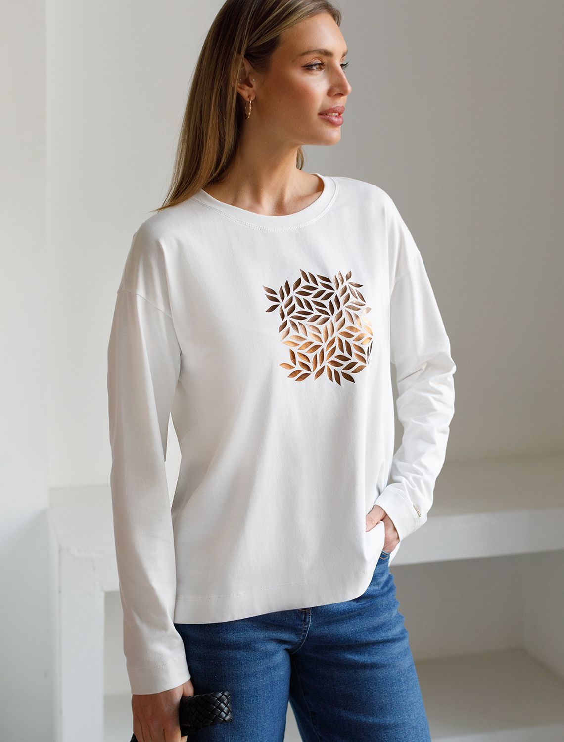 картинка Джемпер женский молочный_листья от магазина Одежда+