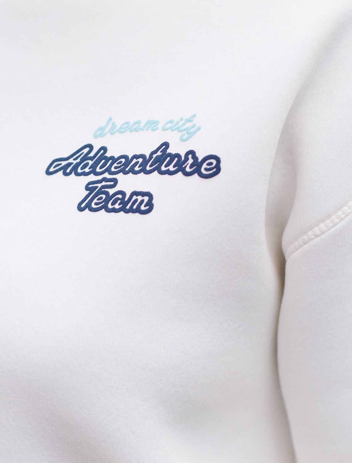 картинка Джемпер женский белый_dream city магазин Одежда+ являющийся официальным дистрибьютором в России 