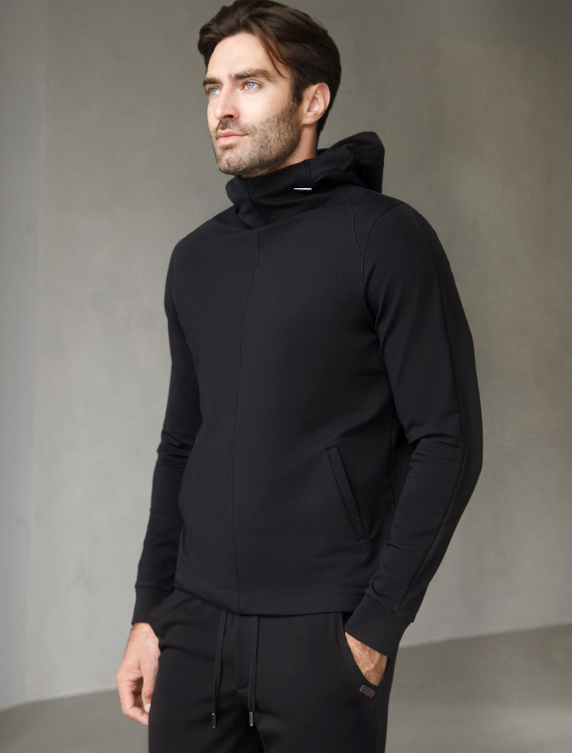 картинка Джемпер мужской черный магазин Одежда+ являющийся официальным дистрибьютором в России 