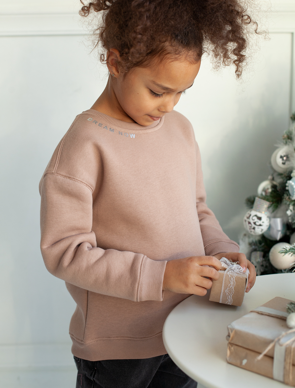 картинка Джемпер для девочки тауп магазин Одежда+ являющийся официальным дистрибьютором в России 