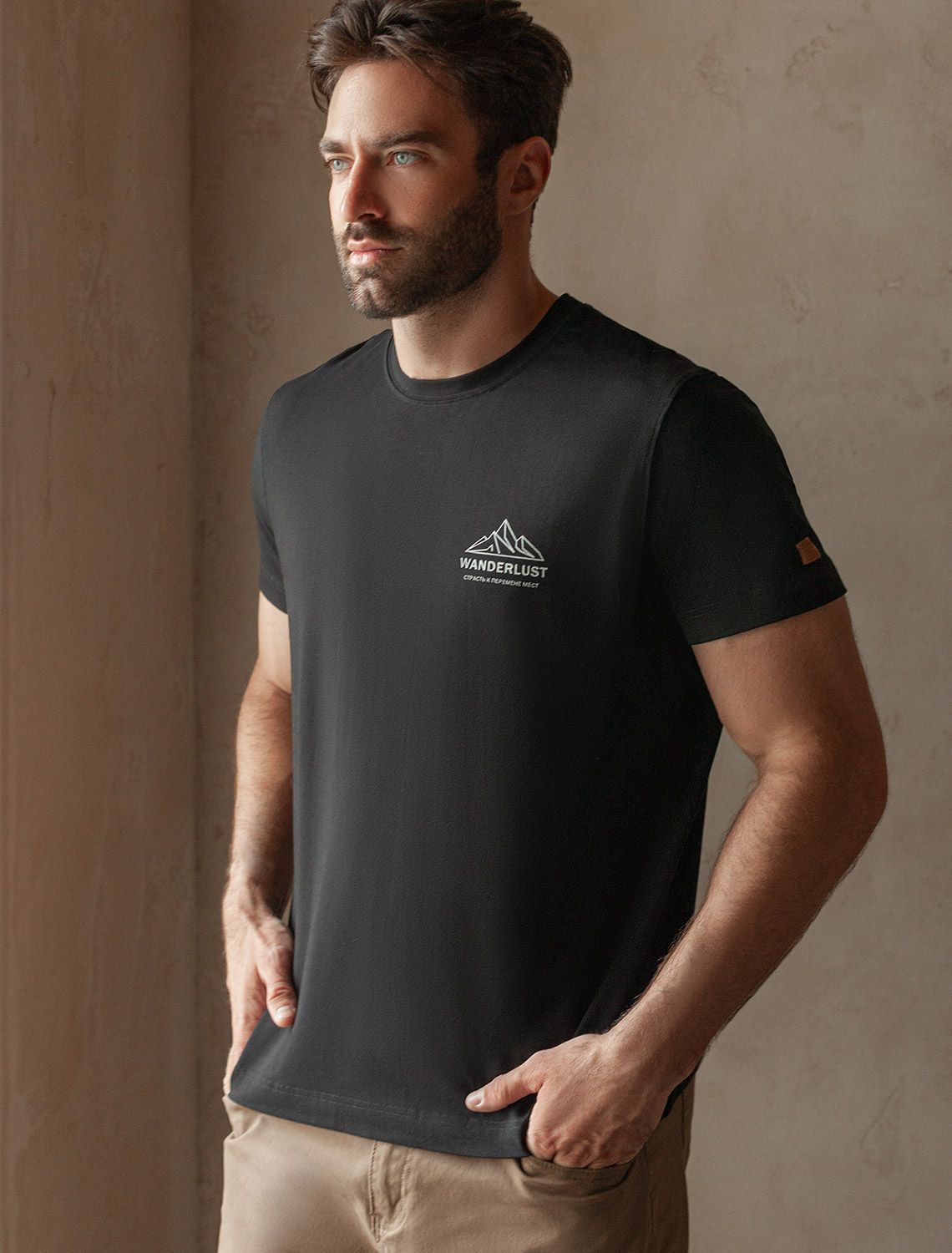 картинка Футболка мужская черный_wanderlust от магазина Одежда+