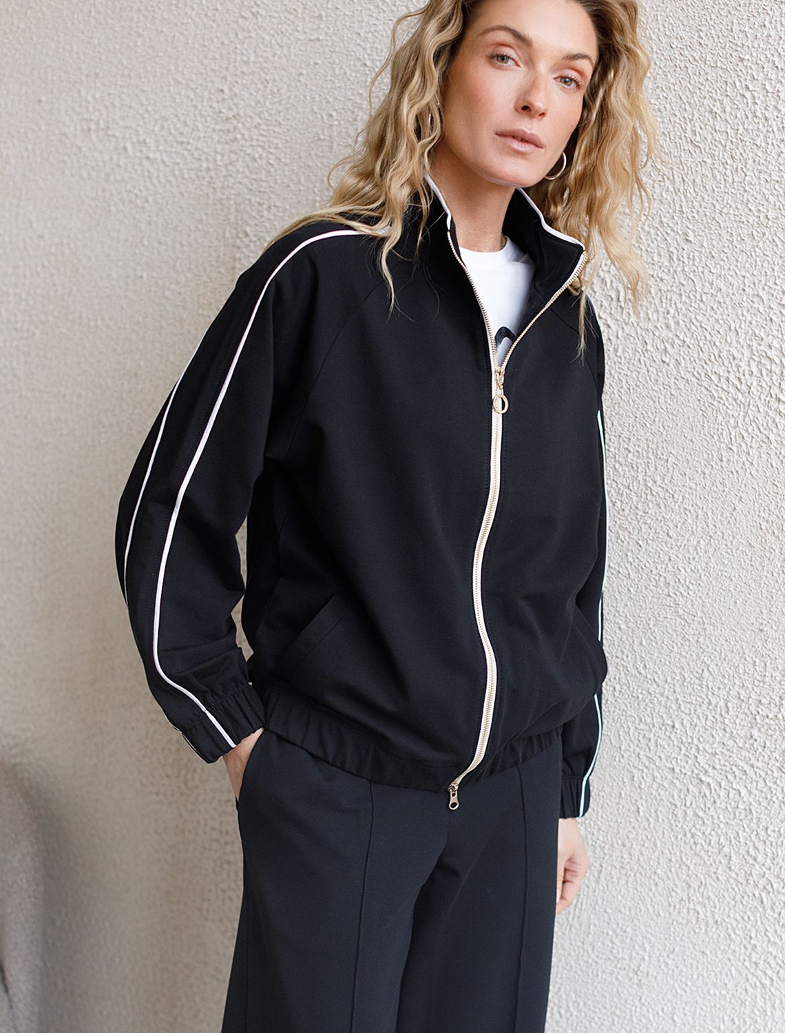 картинка Джемпер женский черный магазин Одежда+ являющийся официальным дистрибьютором в России 