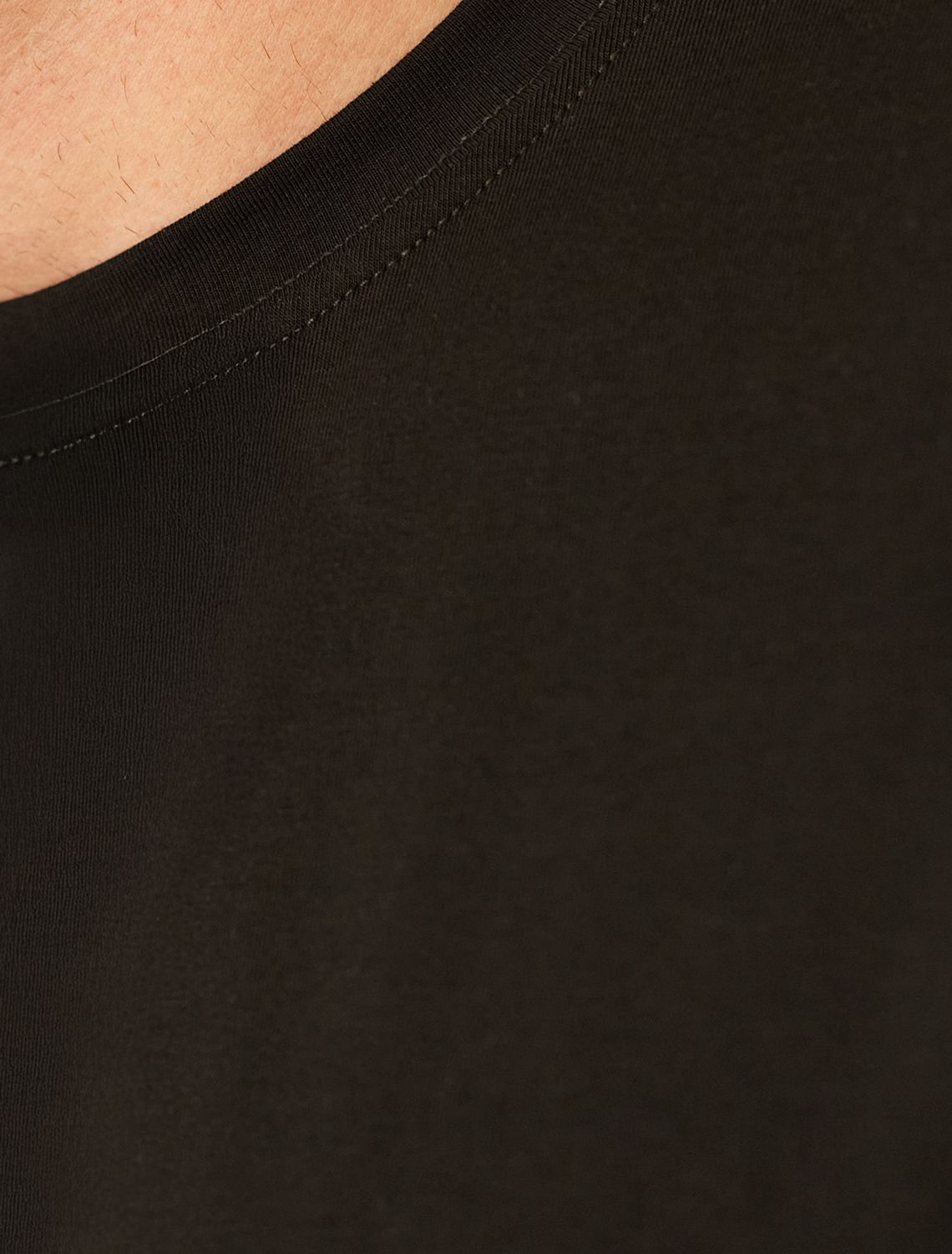 картинка Футболка мужская черный_shark от магазина Одежда+