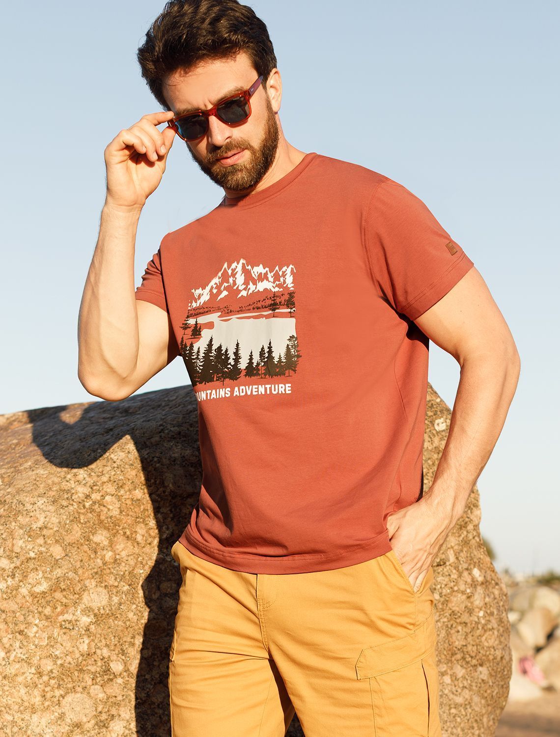 картинка Футболка мужская кирпичный_mountains adventure магазин Одежда+ являющийся официальным дистрибьютором в России 