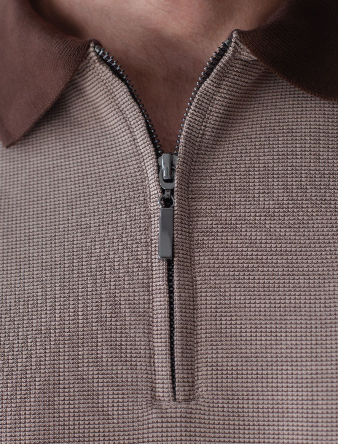 картинка Джемпер мужской бежевый магазин Одежда+ являющийся официальным дистрибьютором в России 