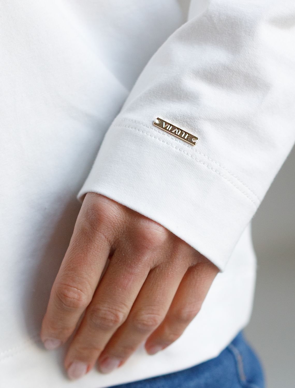 картинка Джемпер женский молочный_листья от магазина Одежда+