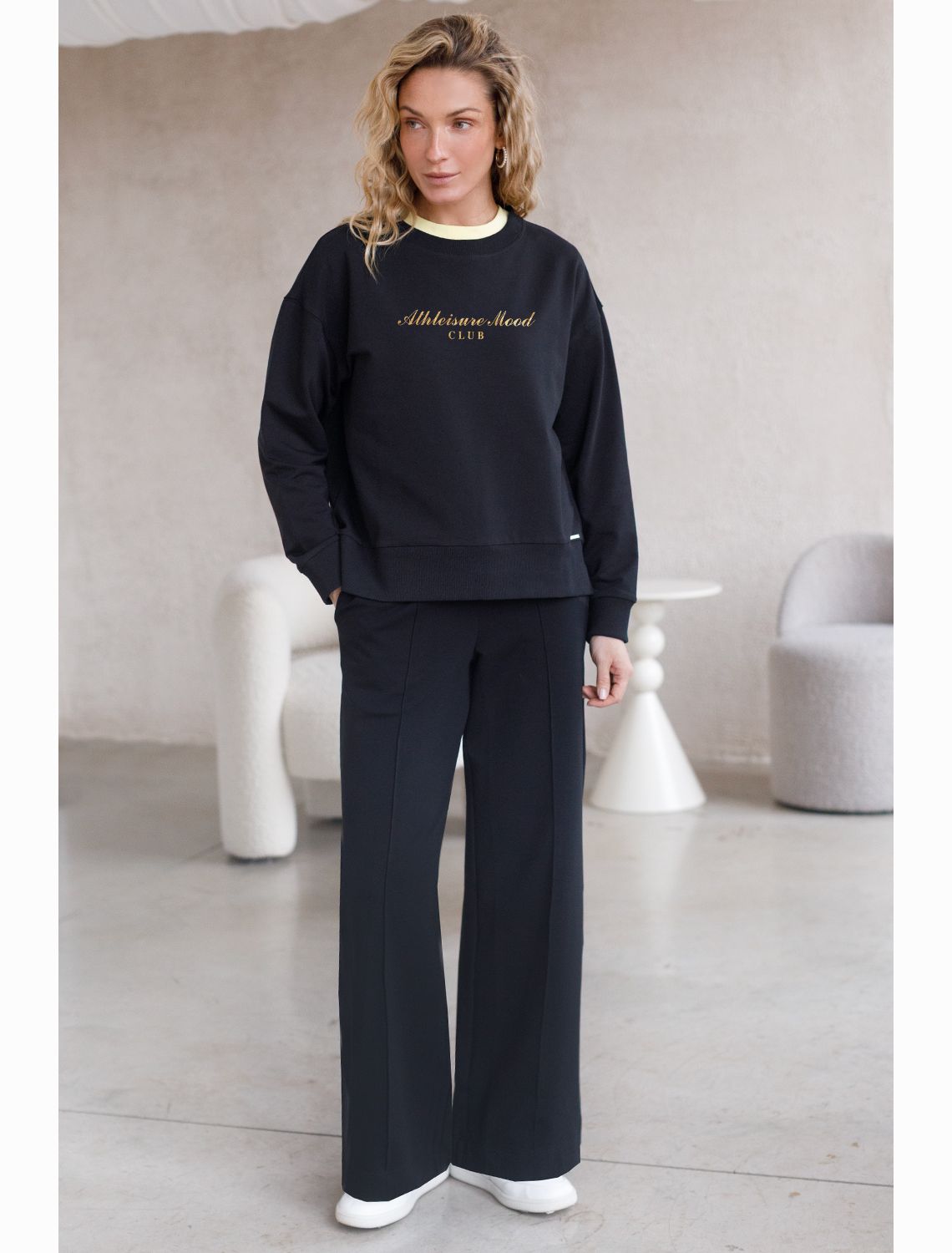 картинка Джемпер женский черный_athleisure mood от магазина Одежда+