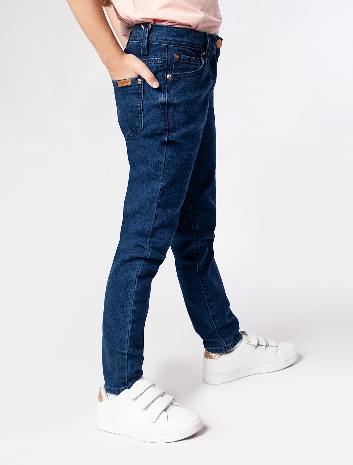 картинка Джинсы для девочки синий магазин Одежда+ являющийся официальным дистрибьютором в России 