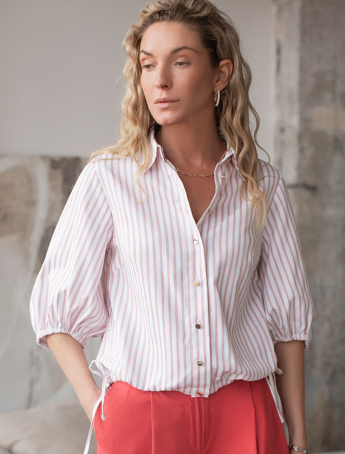 картинка Блузка женская белый-коралловый магазин Одежда+ являющийся официальным дистрибьютором в России 