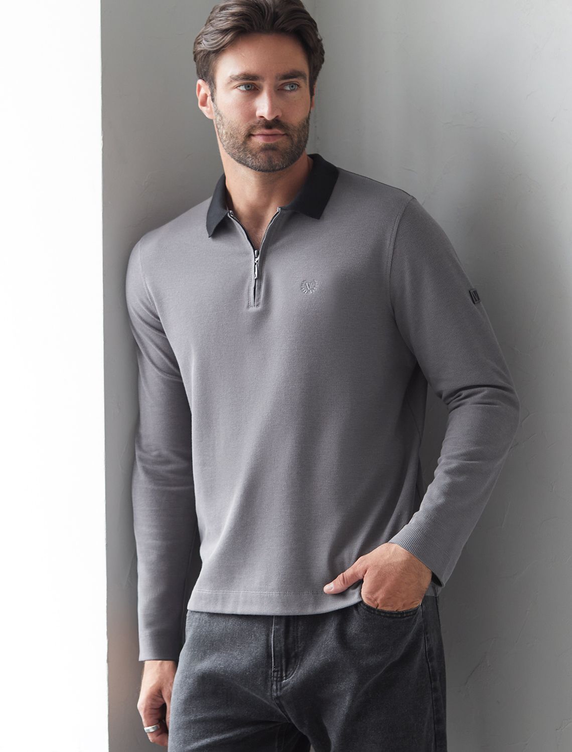 картинка Джемпер мужской т.серый магазин Одежда+ являющийся официальным дистрибьютором в России 