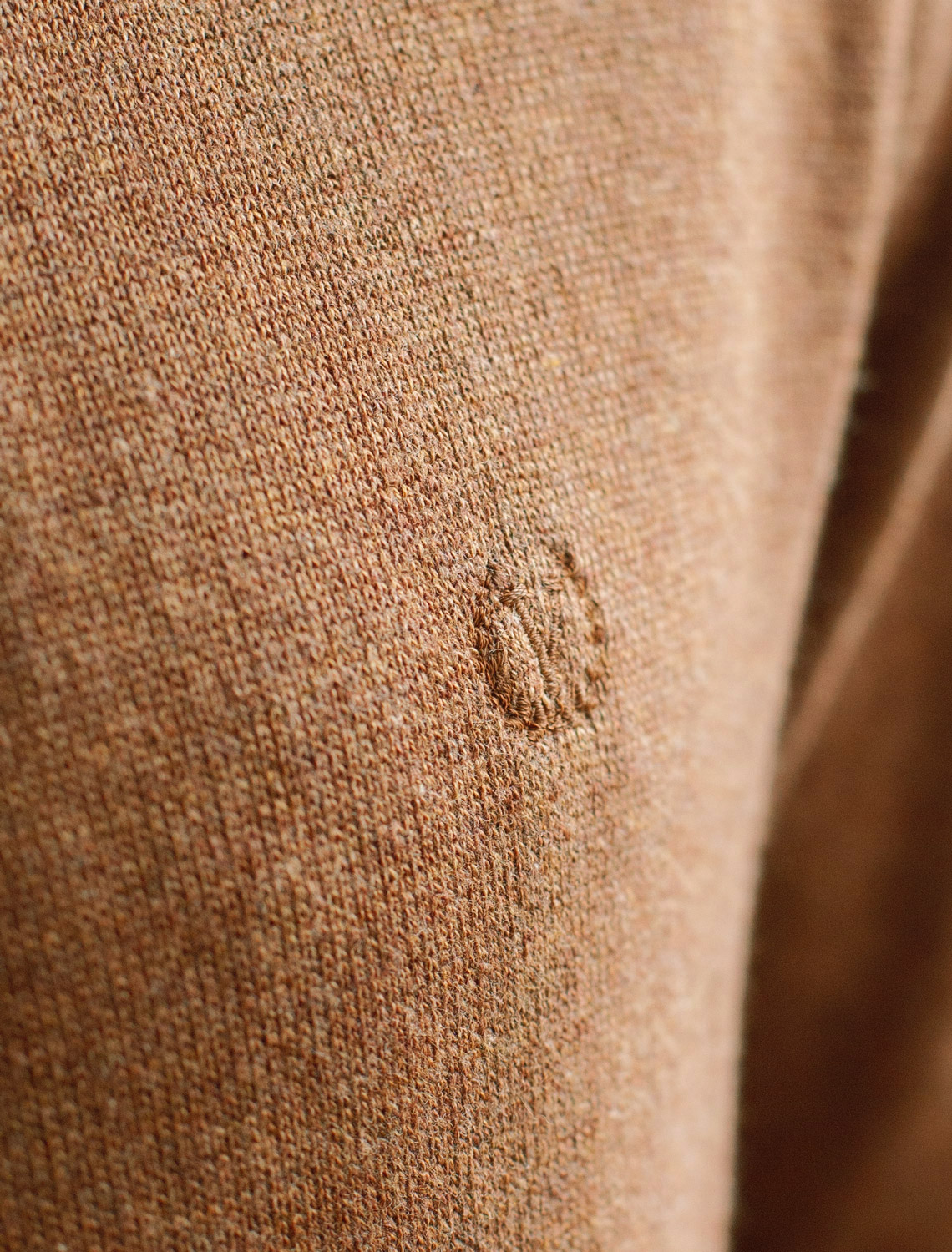 картинка Свитер мужской коричневый меланж магазин Одежда+ являющийся официальным дистрибьютором в России 