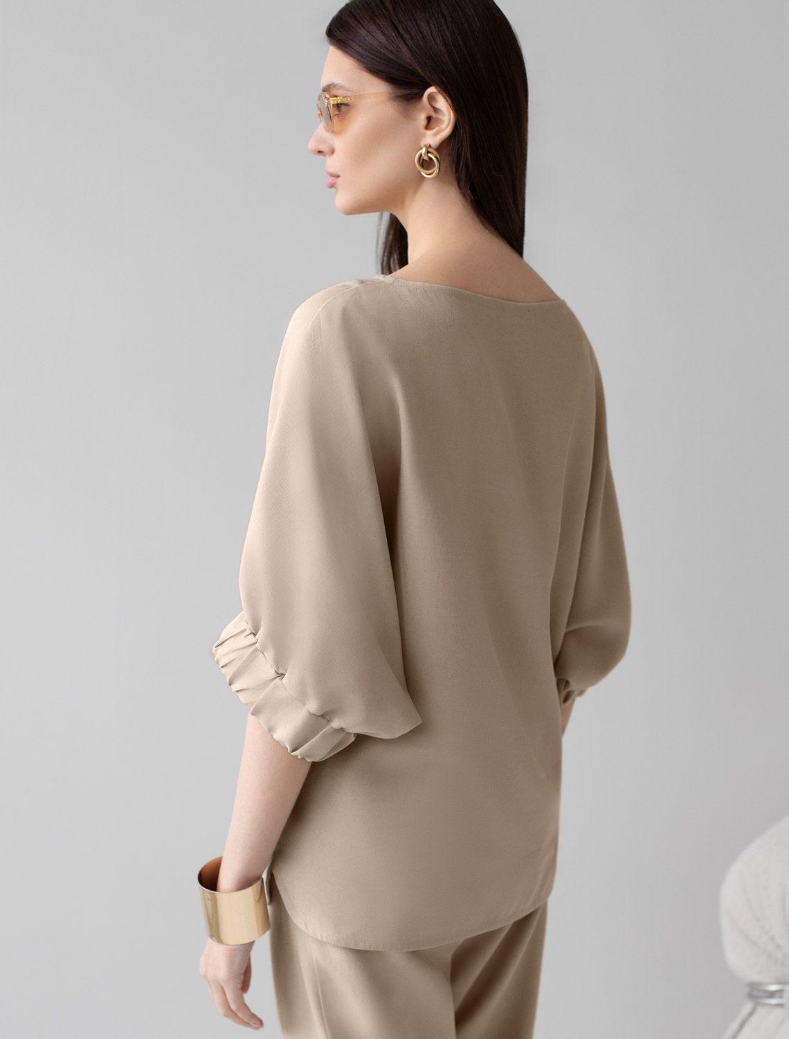 картинка Блузка женская светло-бежевый от магазина Одежда+