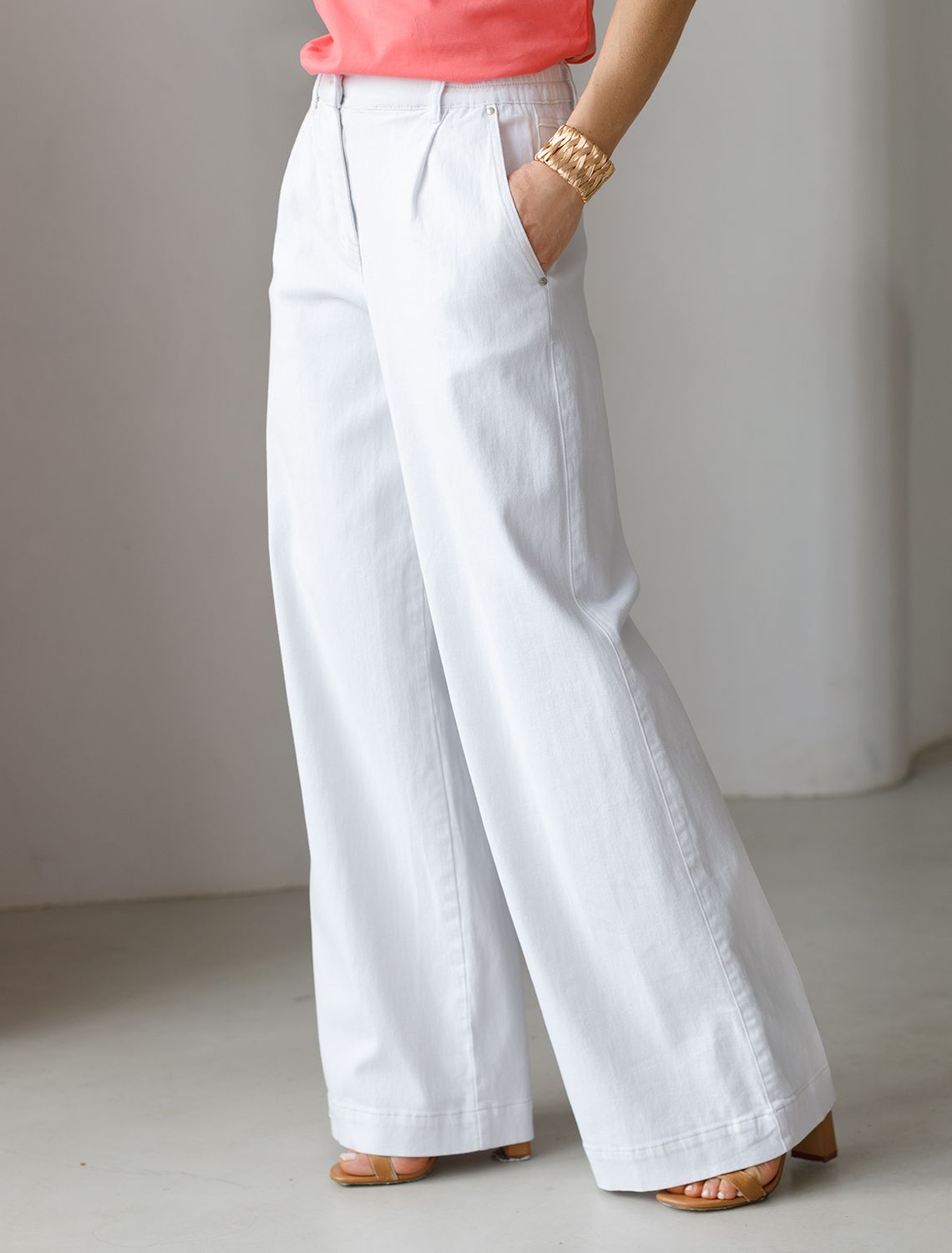 картинка Джинсы женские белый магазин Одежда+ являющийся официальным дистрибьютором в России 