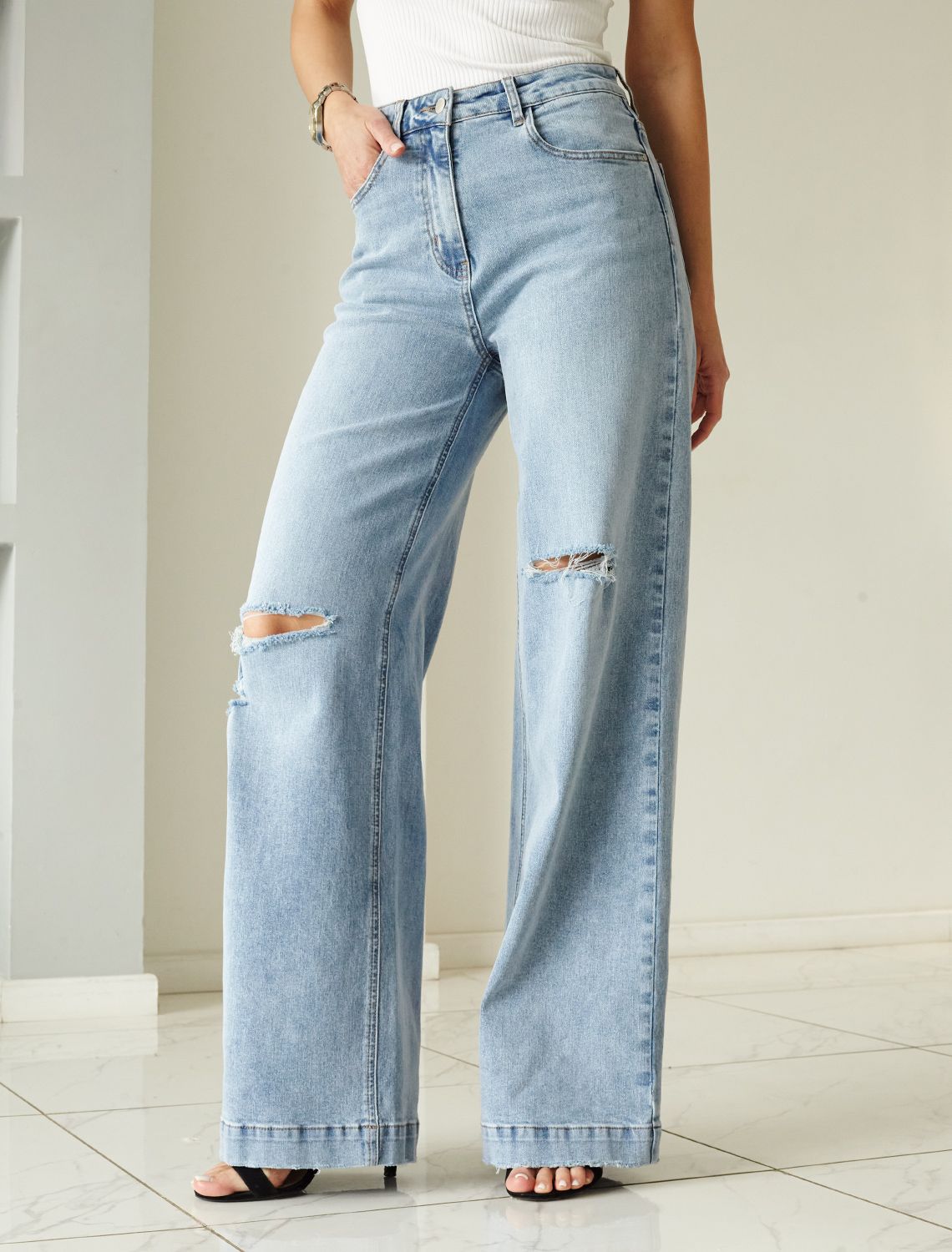 картинка Джинсы женские голубой от магазина Одежда+