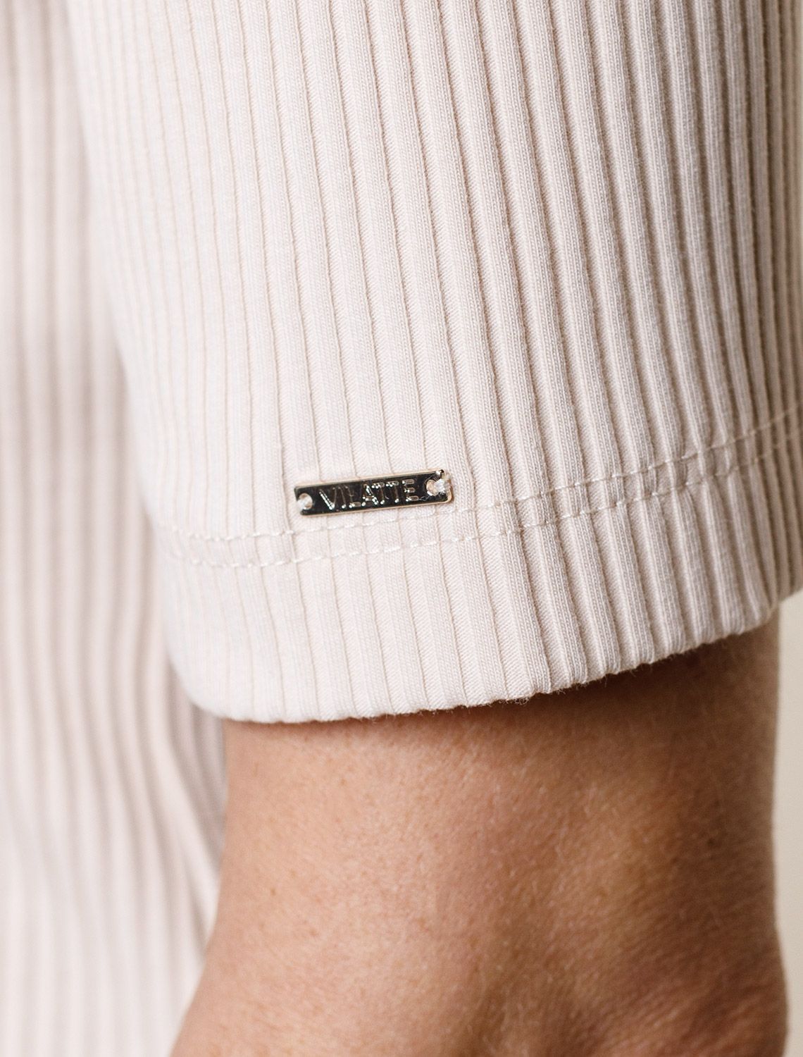 картинка Джемпер женский овсяный магазин Одежда+ являющийся официальным дистрибьютором в России 