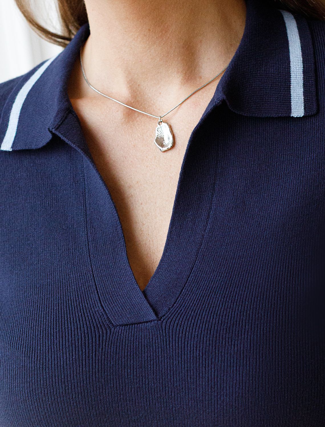 картинка Джемпер женский темно-синий от магазина Одежда+