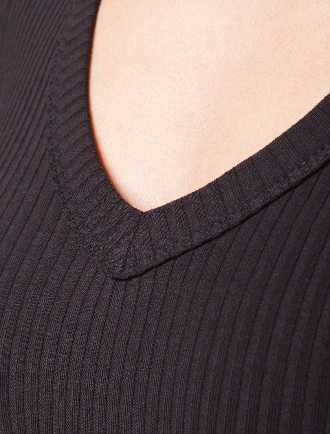 картинка Футболка женская черный магазин Одежда+ являющийся официальным дистрибьютором в России 